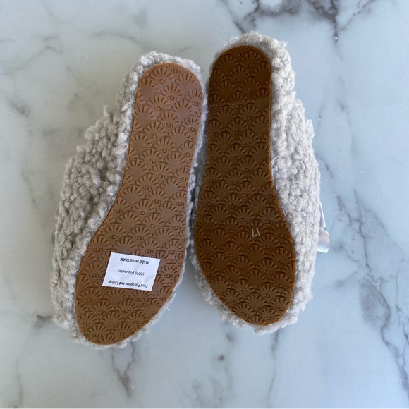 UGG Cozy Silver Grey Fuzzy Sherpa Satin Bow Slip On Slippers - Picture 3 of 7